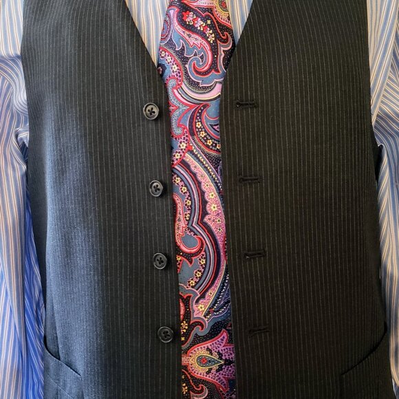 Calvin Klein Gray Pin 3 Btn, 3 pc Suit NWT - Picture 2 of 16